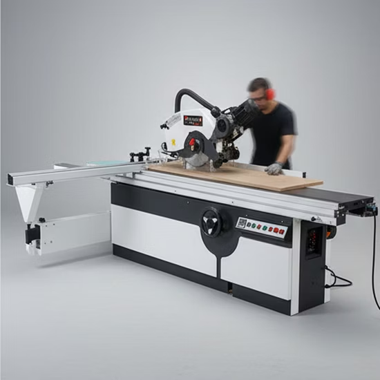 Panel saw in operation at the Best Kitchenette factory